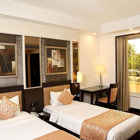 Inde Hotel Vista Woods Huda City Centre, Gurgaon Dış mekan fotoğraf