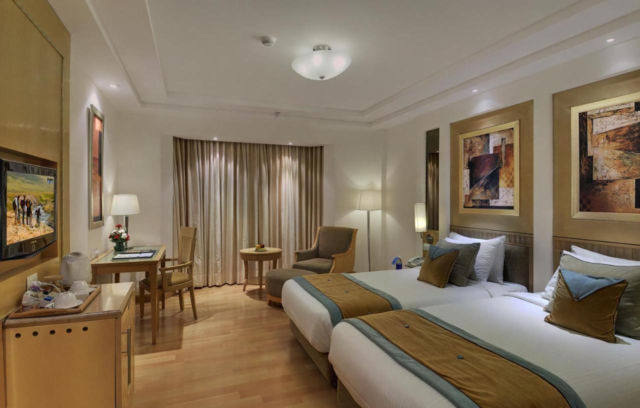 Inde Hotel Vista Woods Huda City Centre, Gurgaon Dış mekan fotoğraf