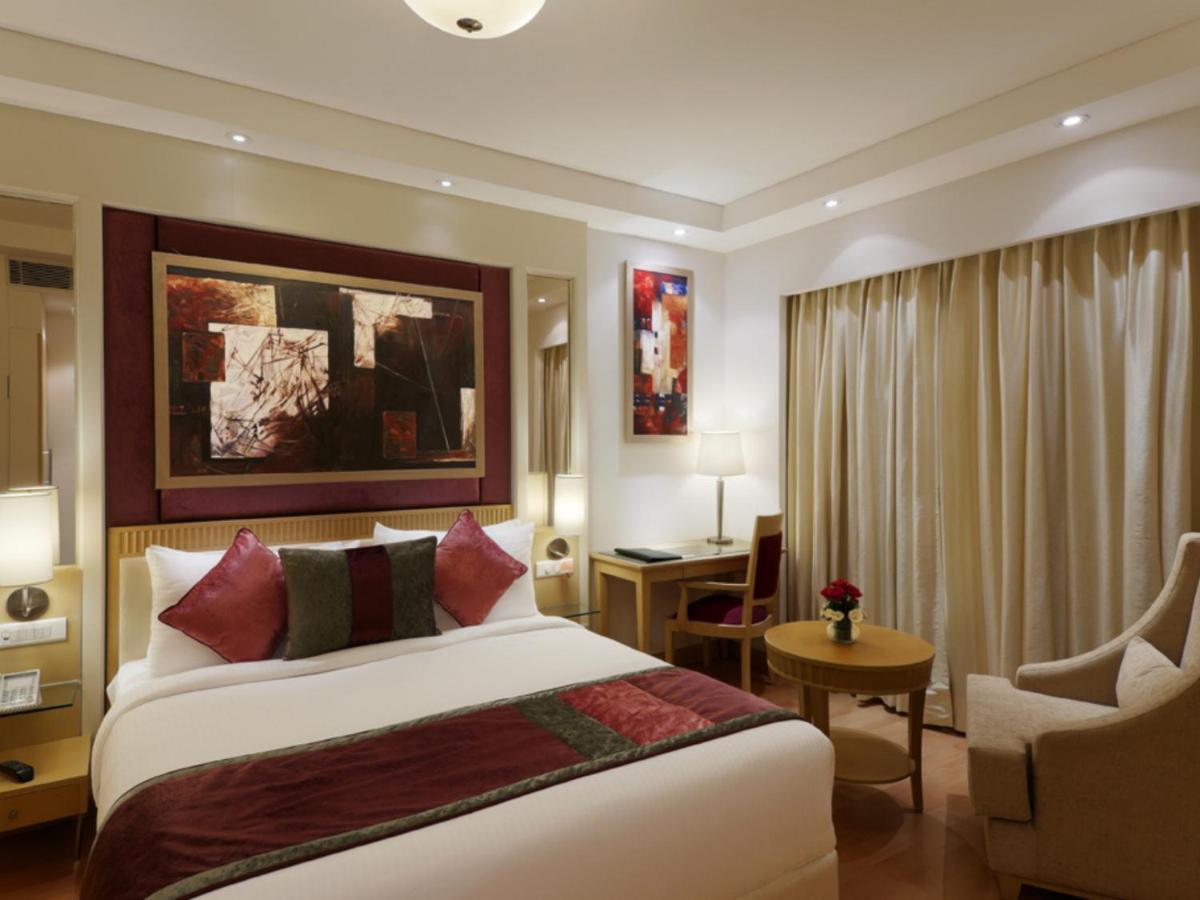 Inde Hotel Vista Woods Huda City Centre, Gurgaon Dış mekan fotoğraf