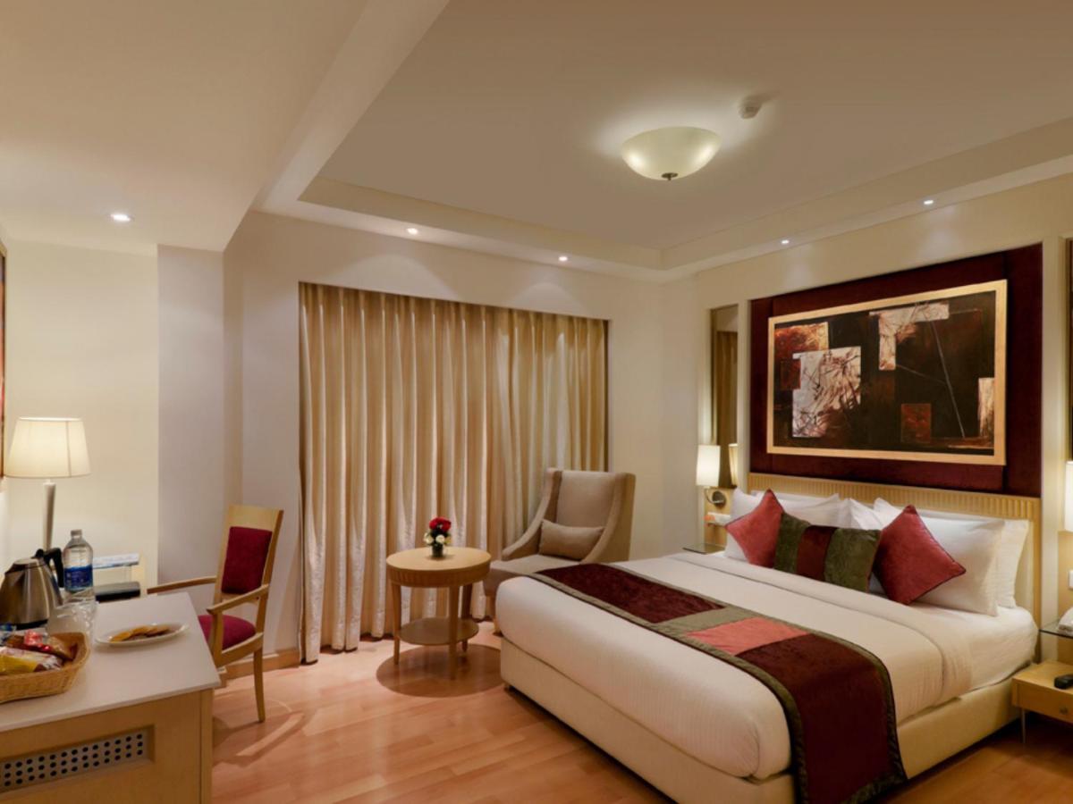 Inde Hotel Vista Woods Huda City Centre, Gurgaon Dış mekan fotoğraf
