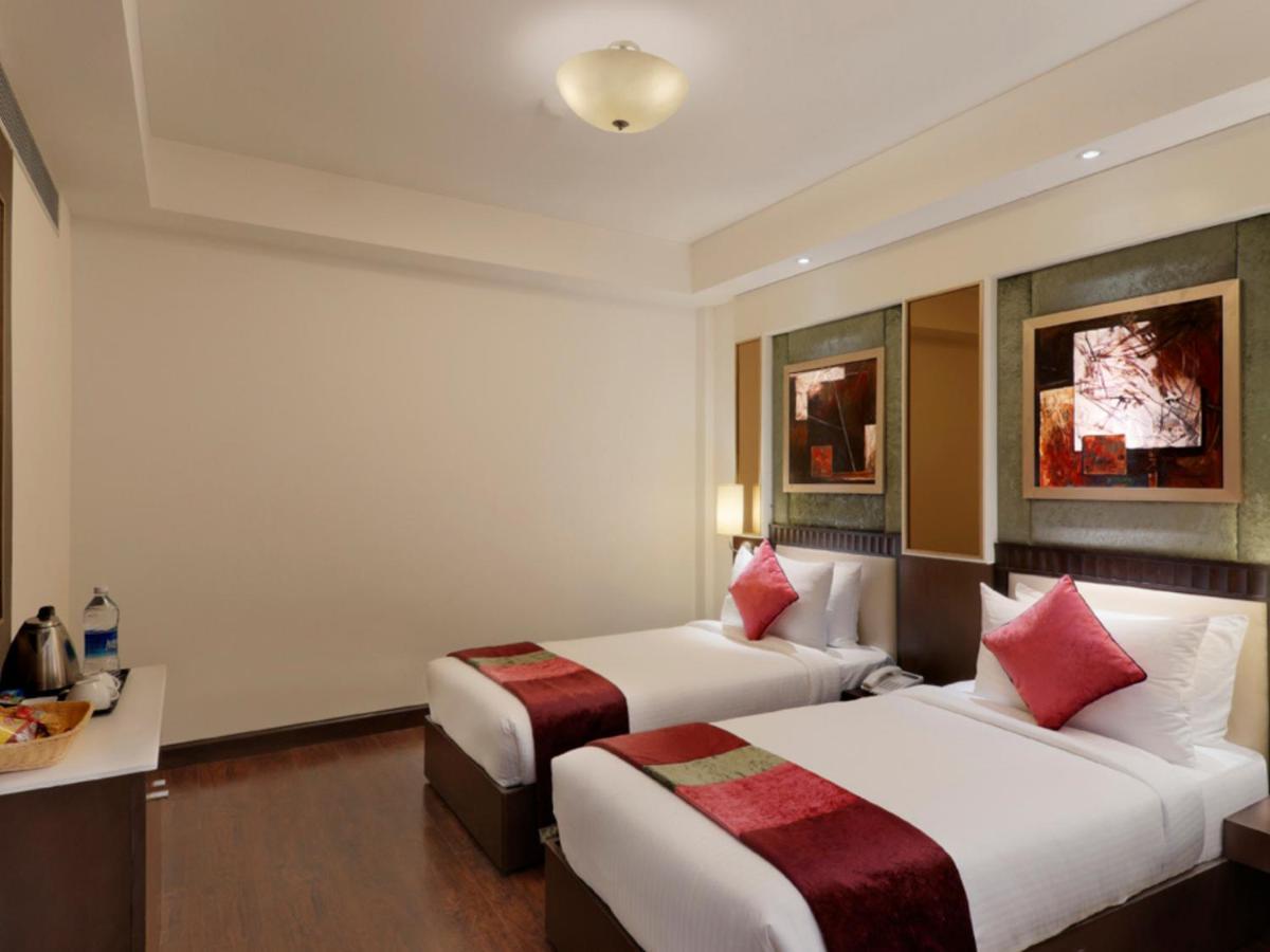 Inde Hotel Vista Woods Huda City Centre, Gurgaon Dış mekan fotoğraf