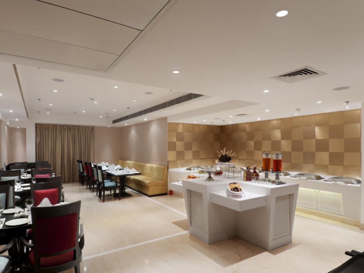 Inde Hotel Vista Woods Huda City Centre, Gurgaon Dış mekan fotoğraf