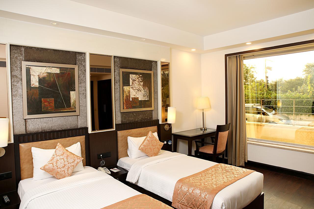 Inde Hotel Vista Woods Huda City Centre, Gurgaon Dış mekan fotoğraf