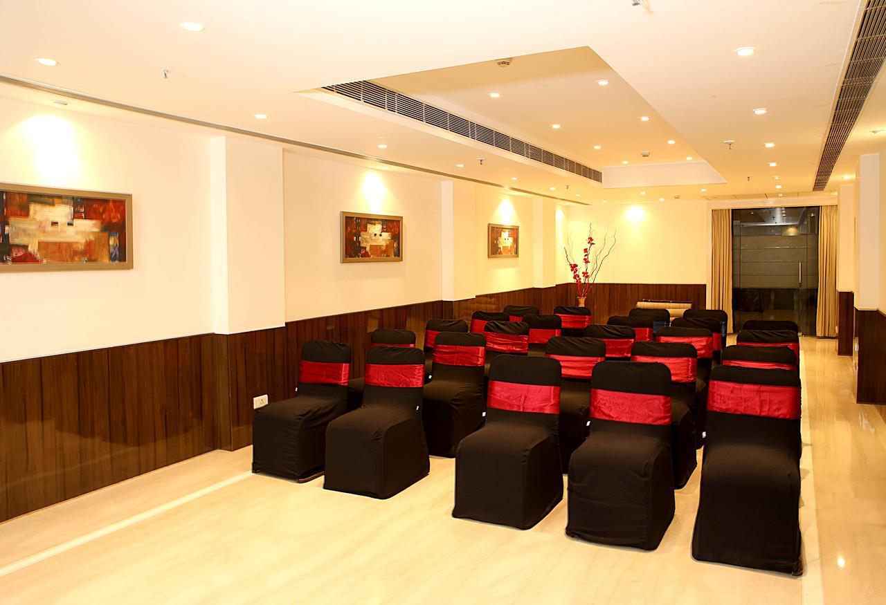 Inde Hotel Vista Woods Huda City Centre, Gurgaon Dış mekan fotoğraf