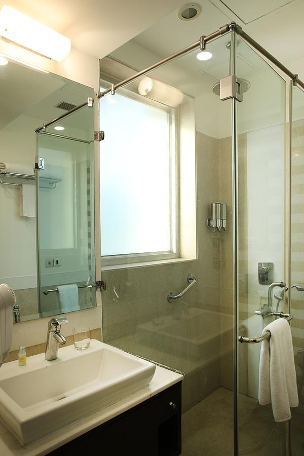 Inde Hotel Vista Woods Huda City Centre, Gurgaon Dış mekan fotoğraf
