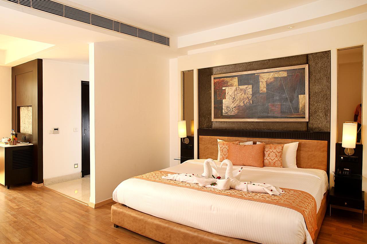 Inde Hotel Vista Woods Huda City Centre, Gurgaon Dış mekan fotoğraf
