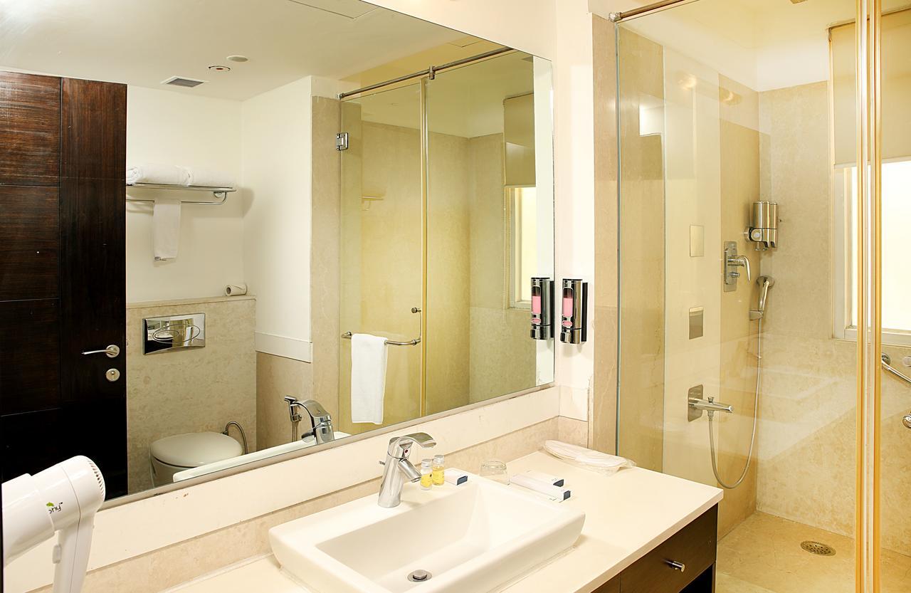 Inde Hotel Vista Woods Huda City Centre, Gurgaon Dış mekan fotoğraf