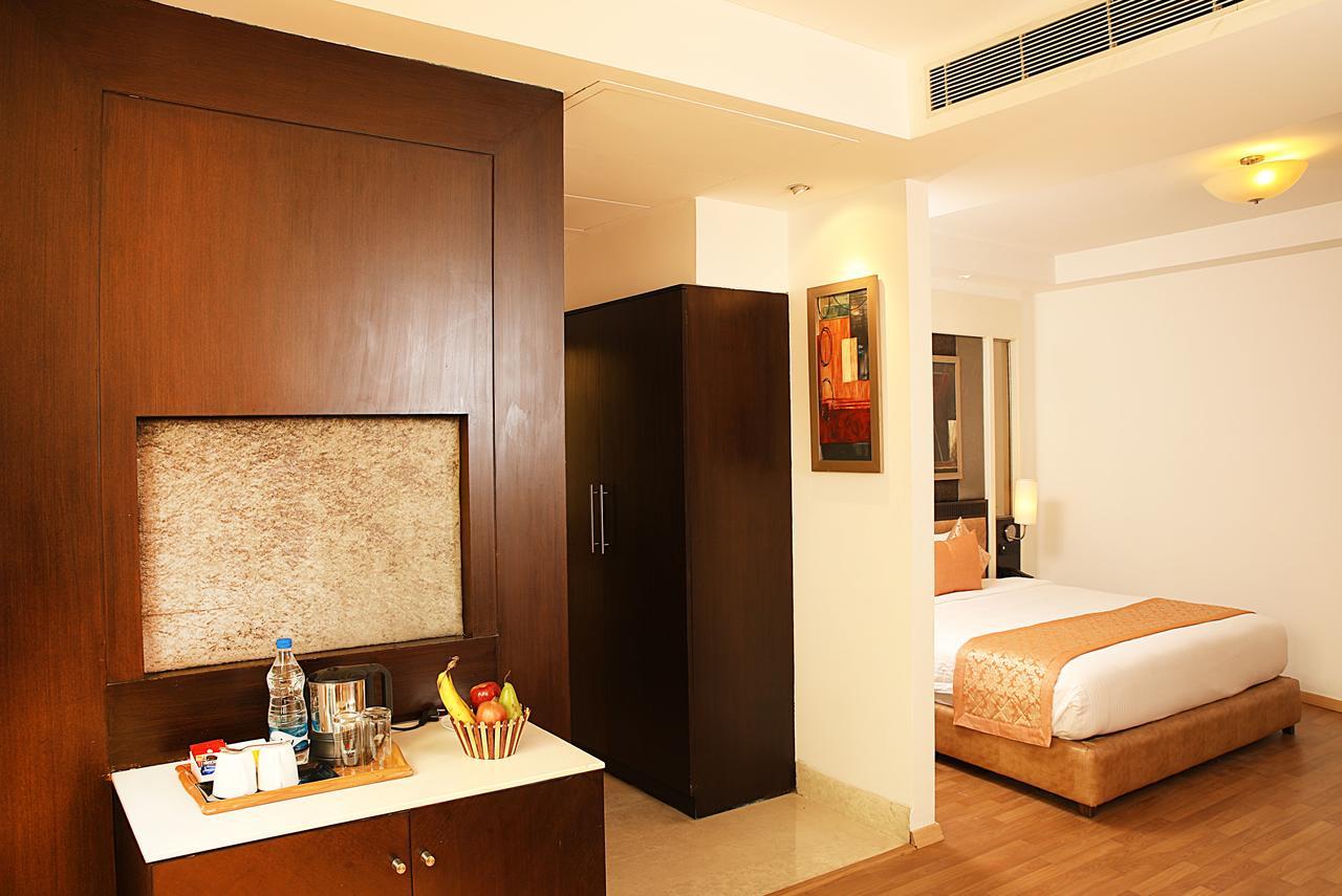 Inde Hotel Vista Woods Huda City Centre, Gurgaon Dış mekan fotoğraf