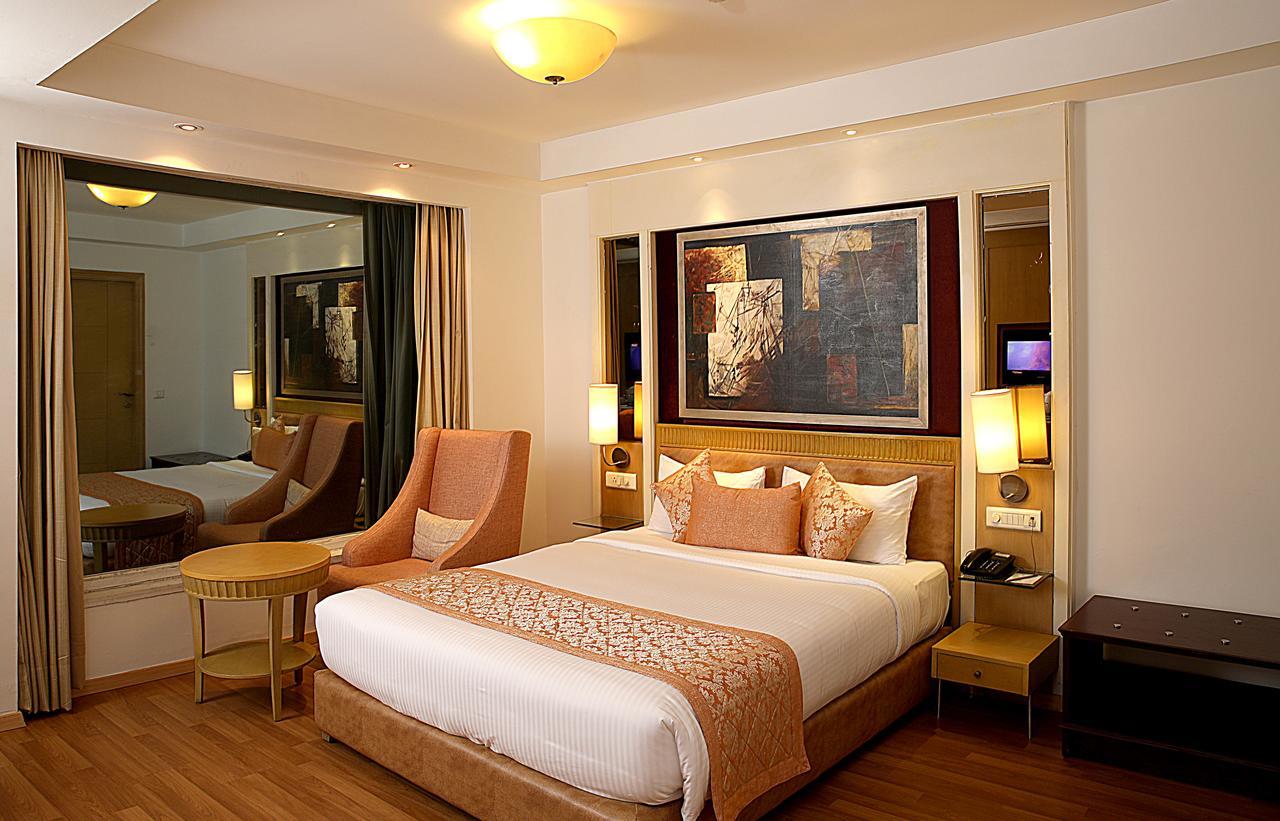 Inde Hotel Vista Woods Huda City Centre, Gurgaon Dış mekan fotoğraf