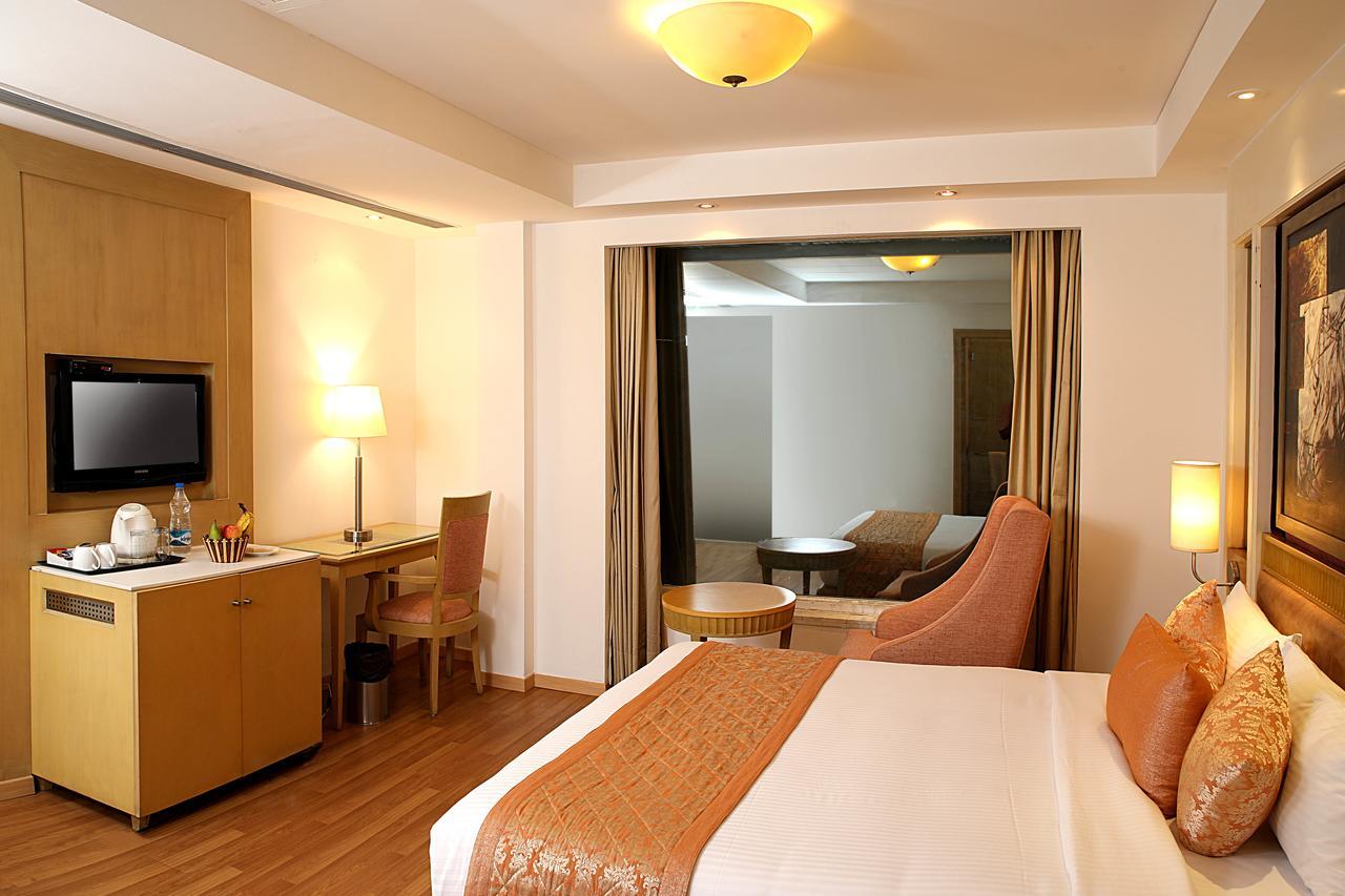 Inde Hotel Vista Woods Huda City Centre, Gurgaon Dış mekan fotoğraf