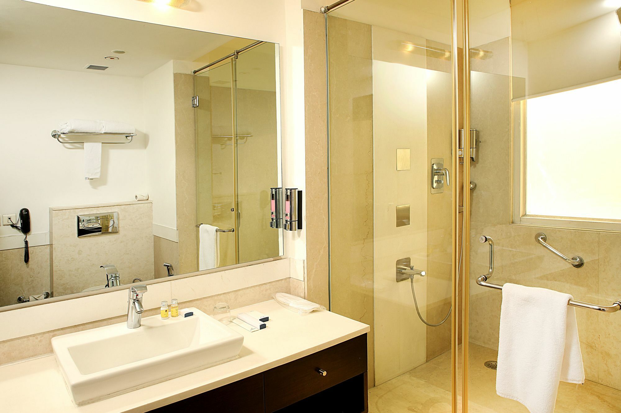Inde Hotel Vista Woods Huda City Centre, Gurgaon Dış mekan fotoğraf