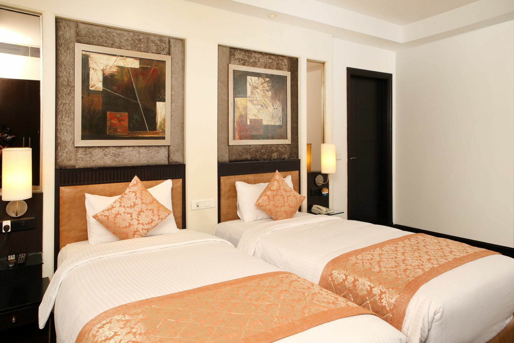 Inde Hotel Vista Woods Huda City Centre, Gurgaon Dış mekan fotoğraf