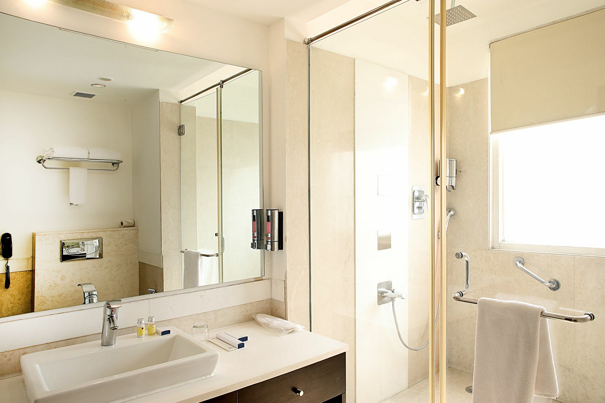Inde Hotel Vista Woods Huda City Centre, Gurgaon Dış mekan fotoğraf